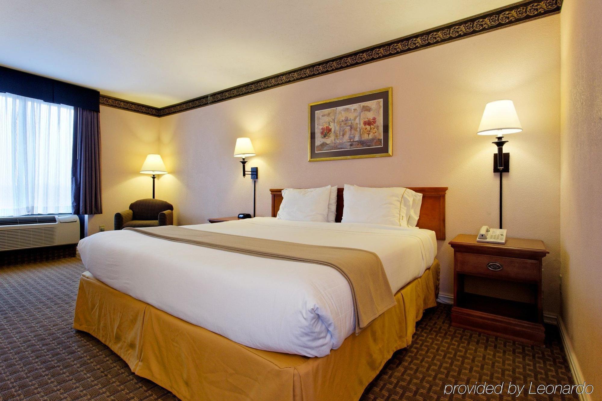 Holiday Inn Express North Тилер Екстериор снимка
