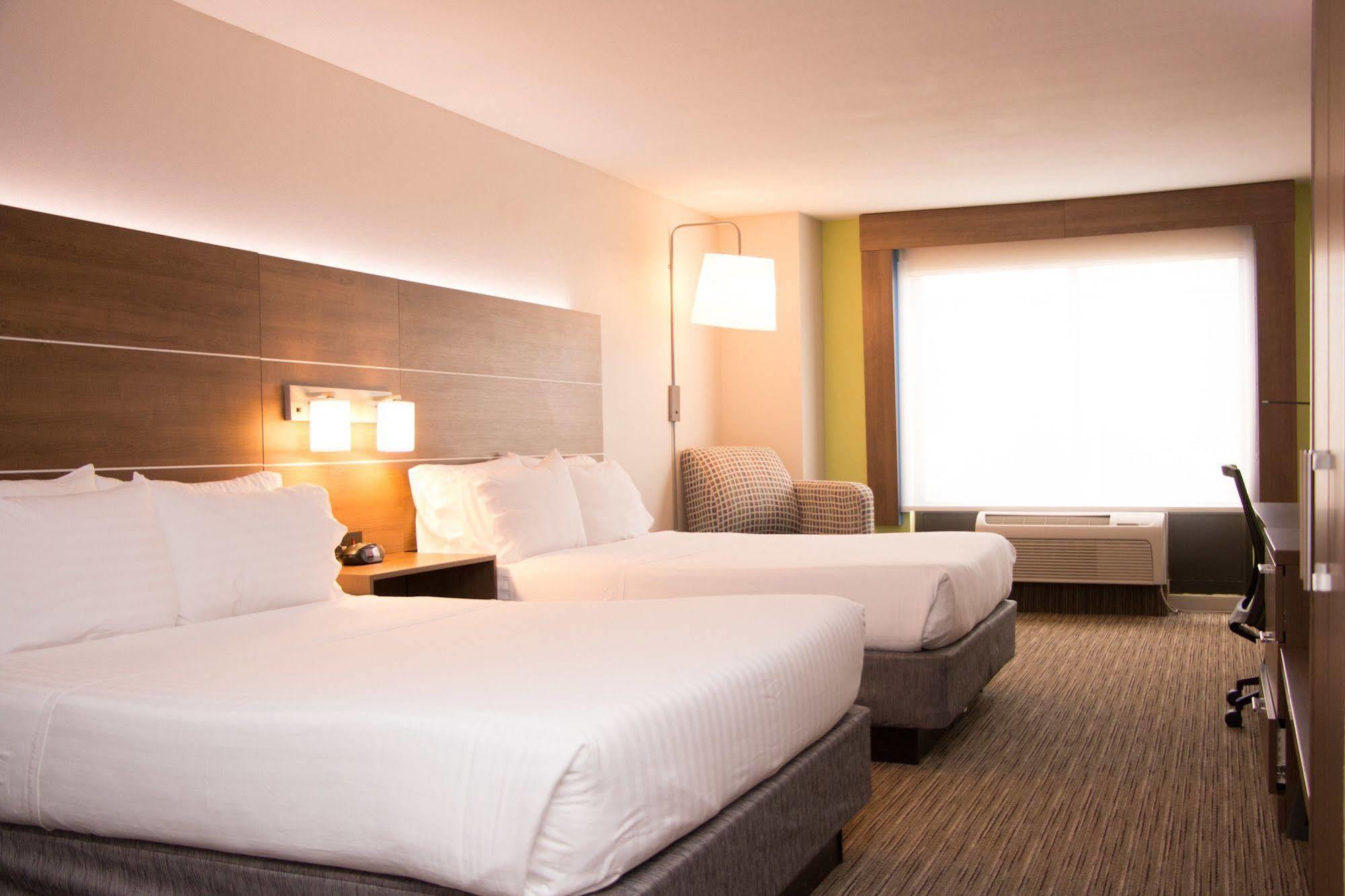 Holiday Inn Express North Тилер Екстериор снимка