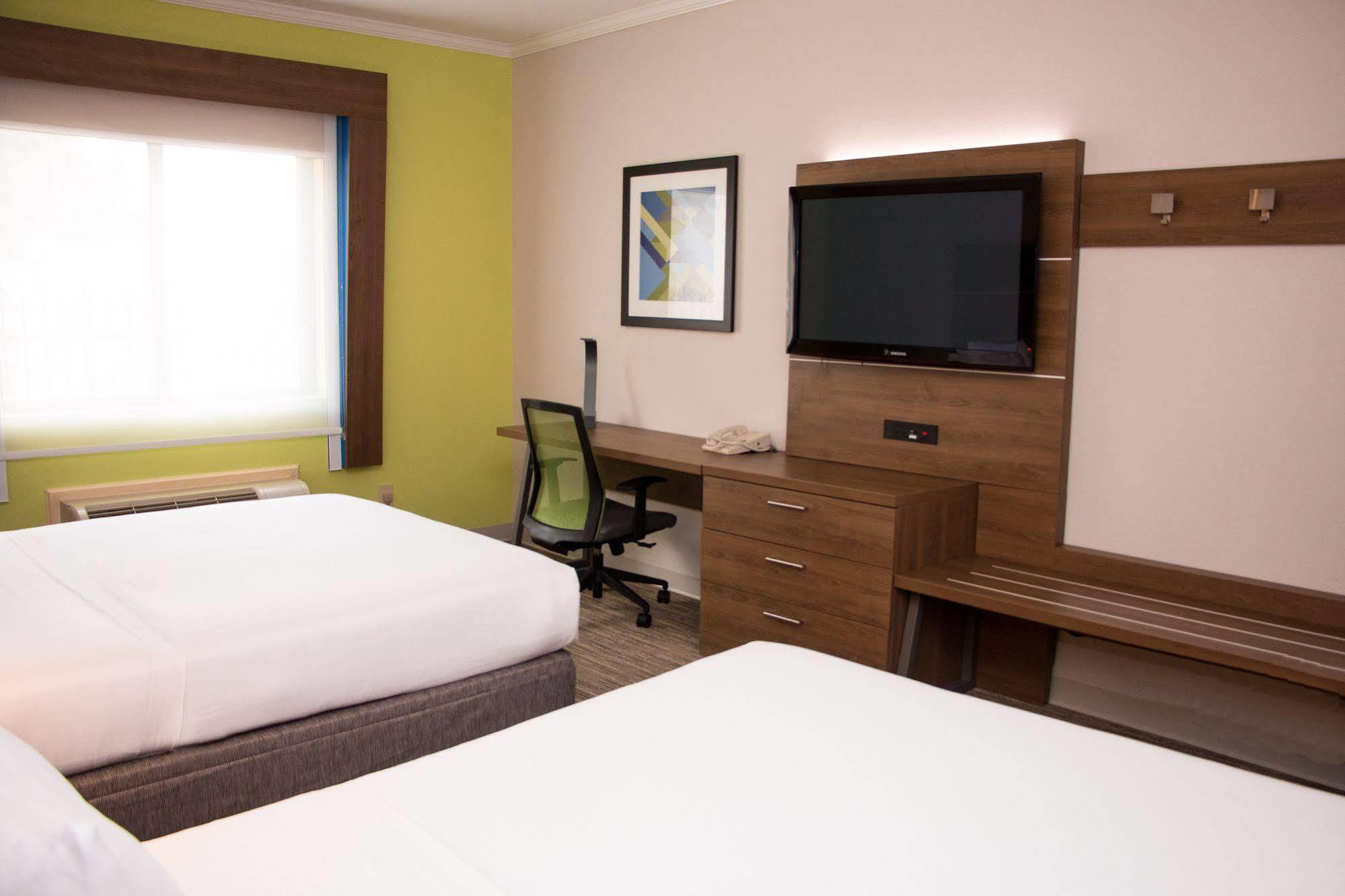 Holiday Inn Express North Тилер Екстериор снимка