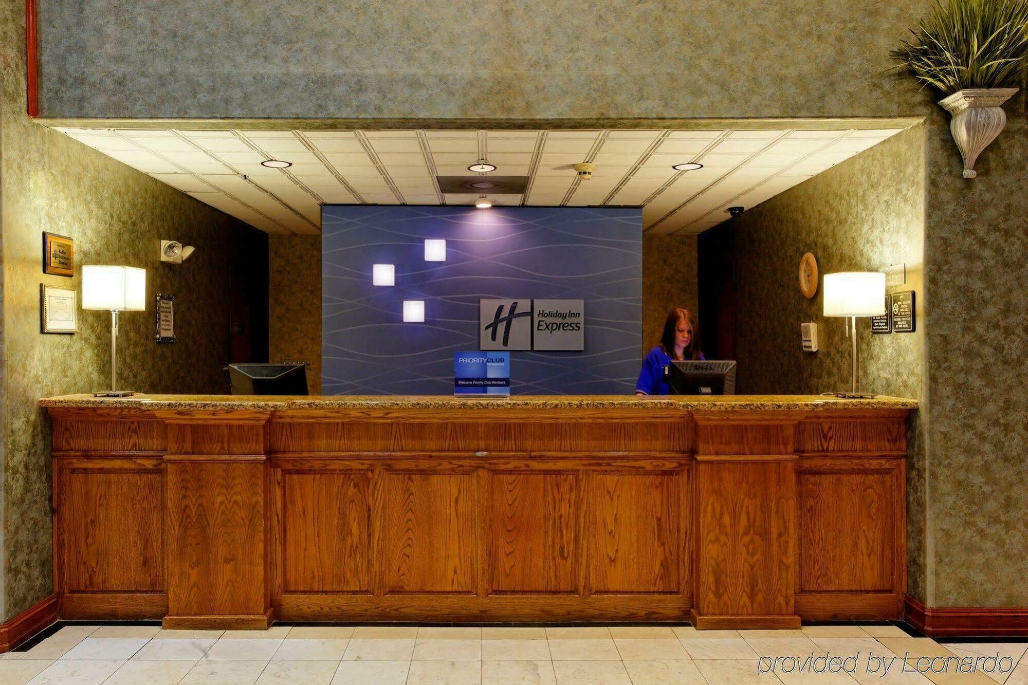 Holiday Inn Express North Тилер Екстериор снимка