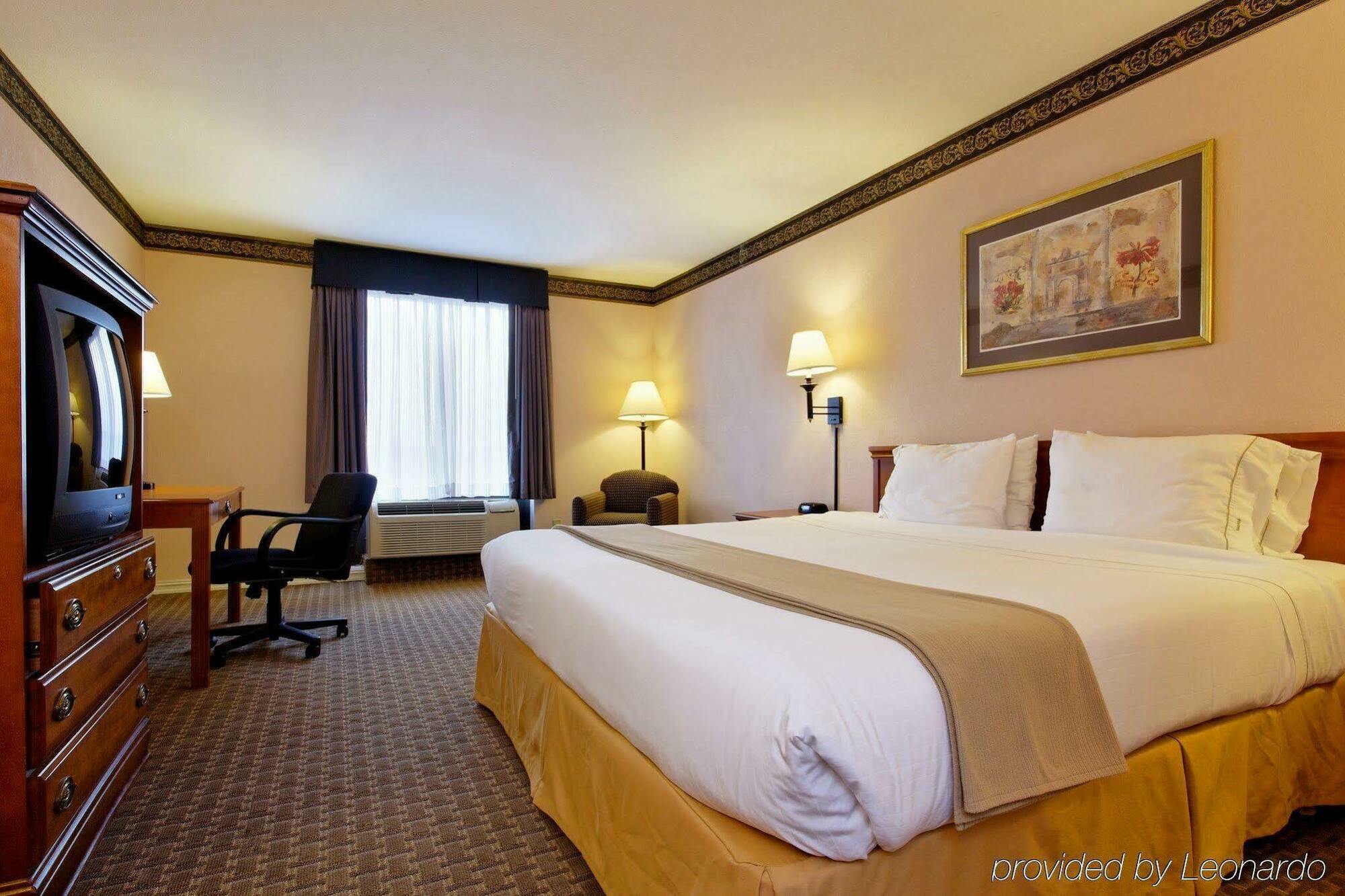 Holiday Inn Express North Тилер Екстериор снимка
