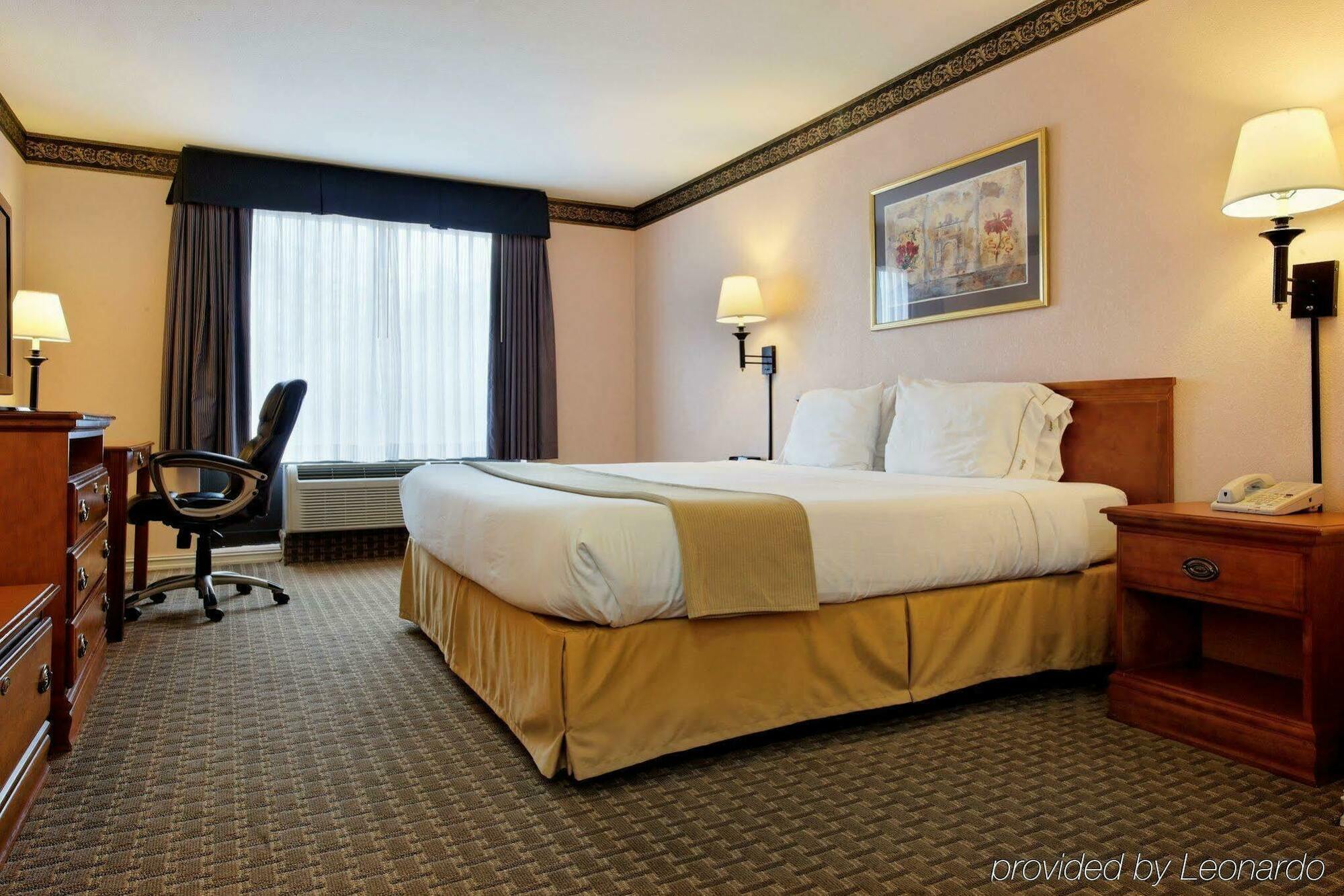 Holiday Inn Express North Тилер Екстериор снимка