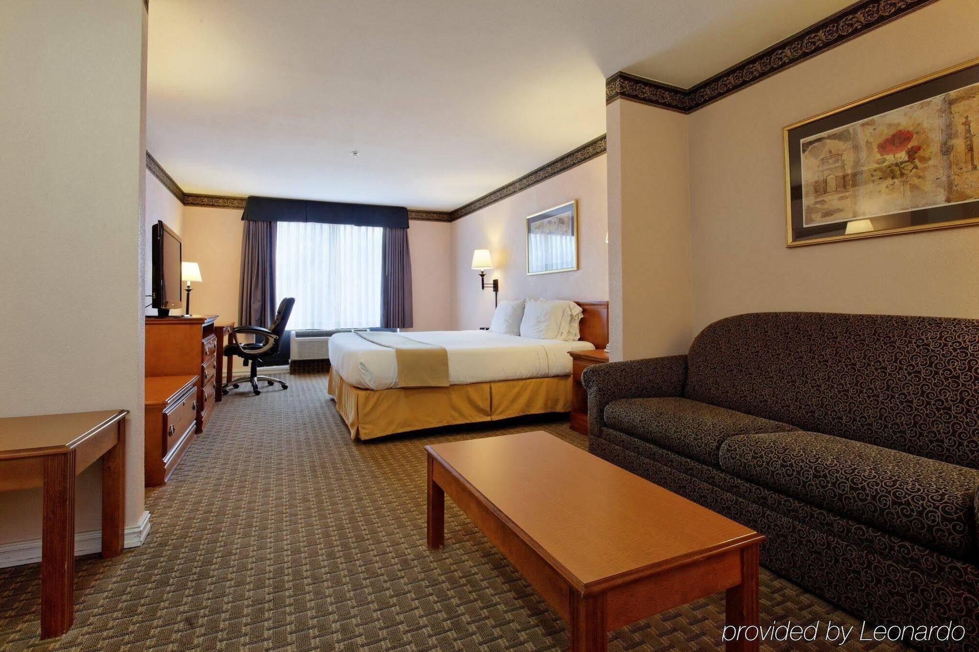 Holiday Inn Express North Тилер Екстериор снимка
